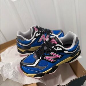 New balance 9060 Blue / Pink Sneakers - 5Y/6.5W